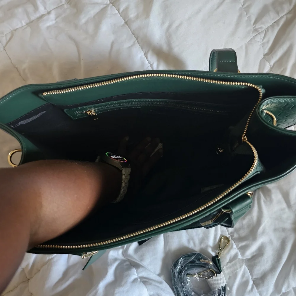 Tote&Carry Emerald Crocodile Tote